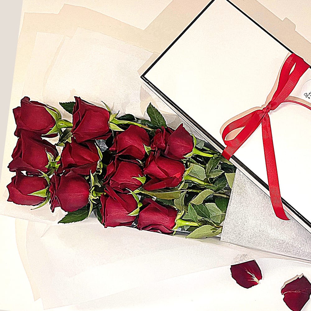 12 Long Stem Roses Gift Box *FREE DELIVERY*
